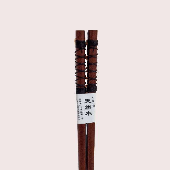 Chopsticks met gekleurd touw
