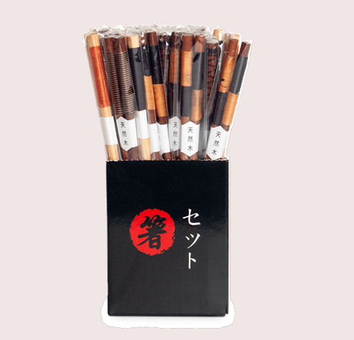 Chopsticks met gekleurd touw